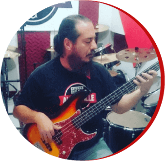 Imagem Professor de guitarra, violão, contra baixo e André Perine